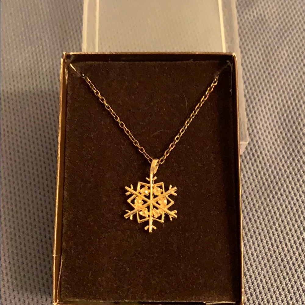 Vintage Gold Snowflake Necklace
